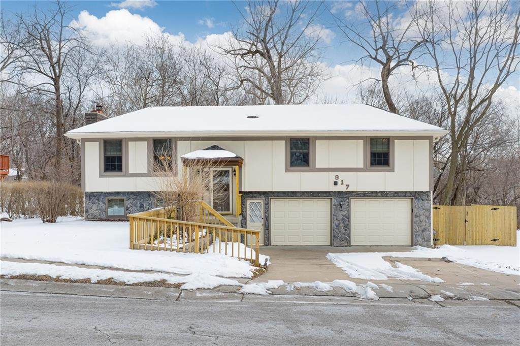 917 Valley Lane - Photo 1