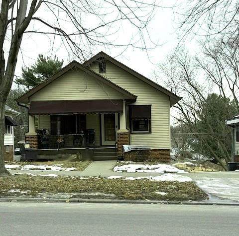 513 Noyes Boulevard - Photo 1