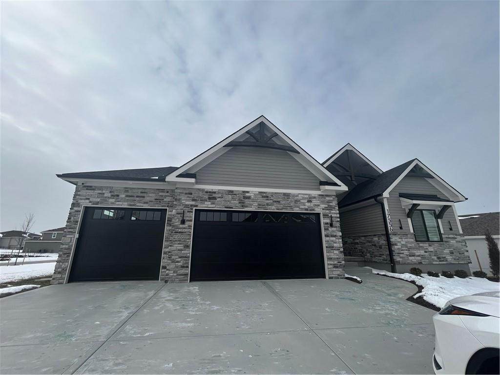 17556 Acton Street - Photo 1