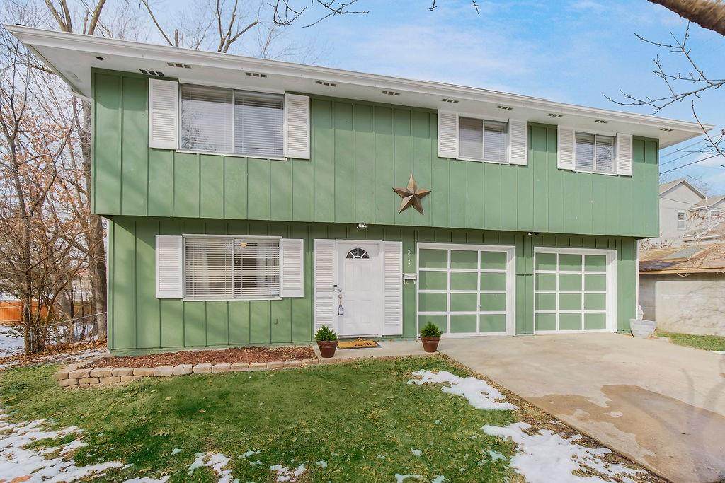 4542 50th Street - Photo 1