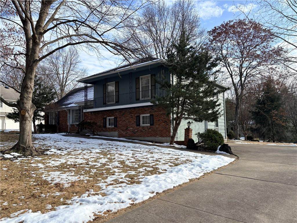 4505 93rd Street - Photo 1