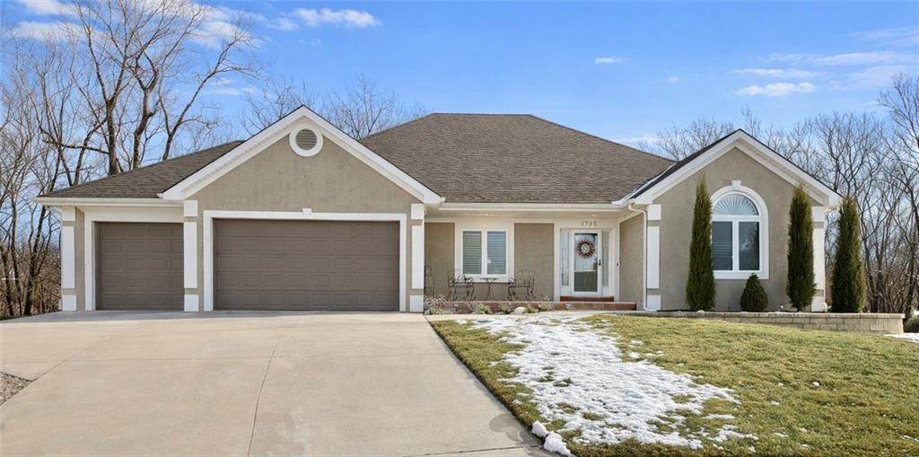 9705 Leslie Avenue - Photo 1