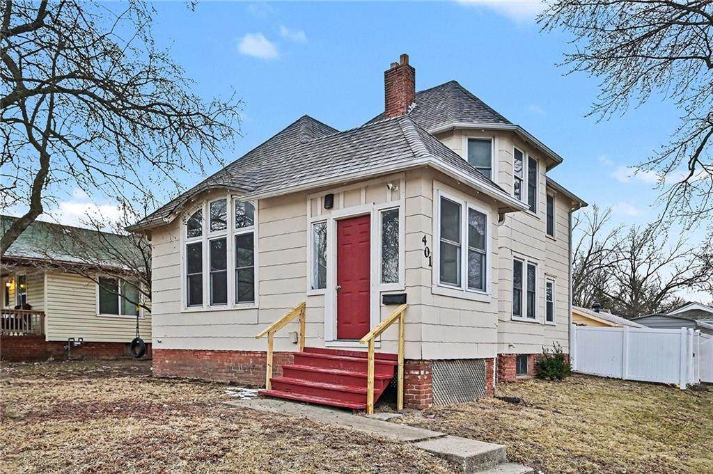 401 Noyes Boulevard - Photo 1