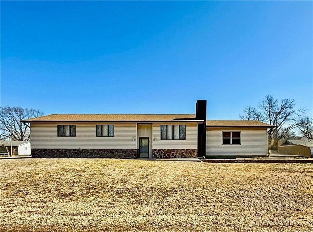 205 Traster Street - Photo 1