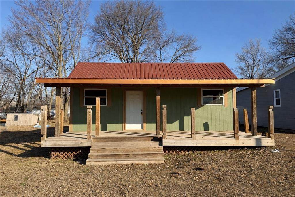 806 Reyburn Street - Photo 1