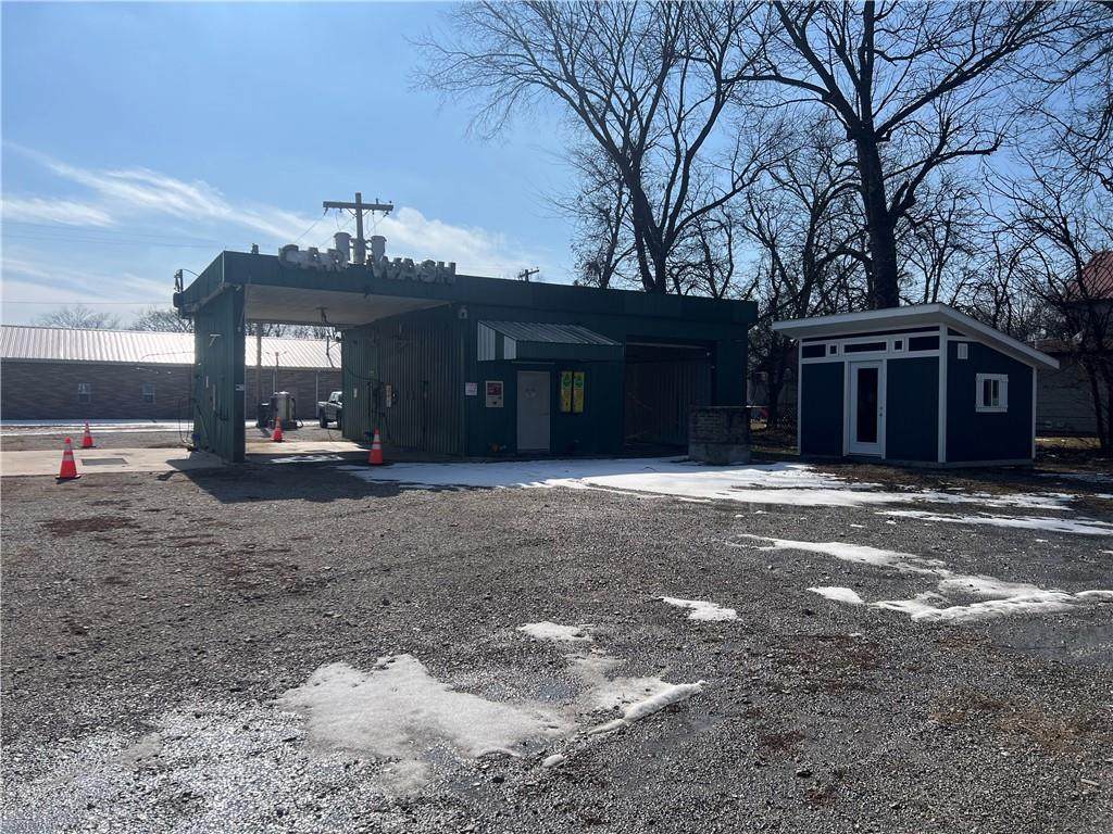 610 Maple Street - Photo 1