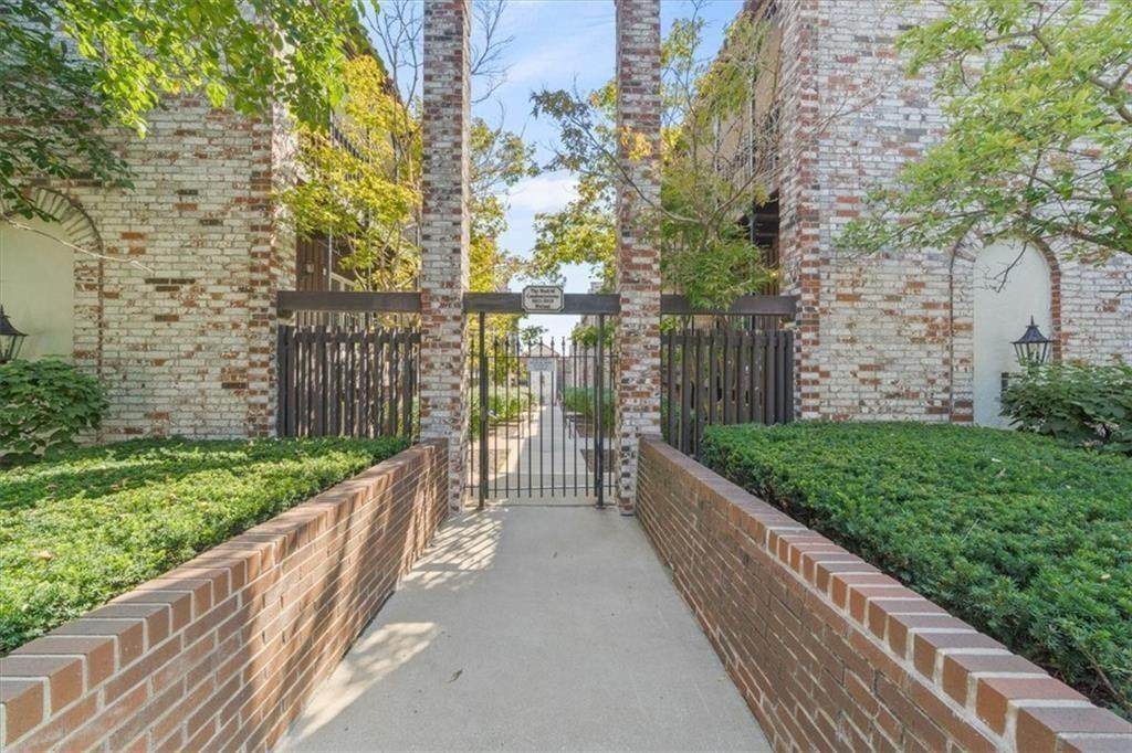 5015 Walnut Street - Photo 1