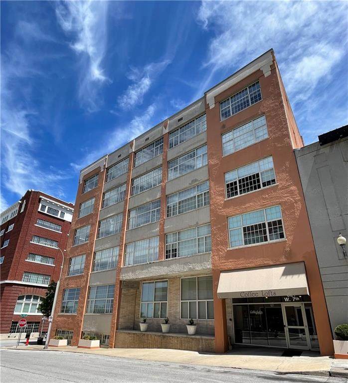 321 7th Street - Photo 1