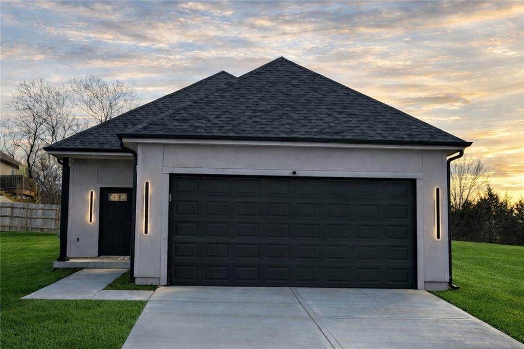 4911 Hocker Drive - Photo 1