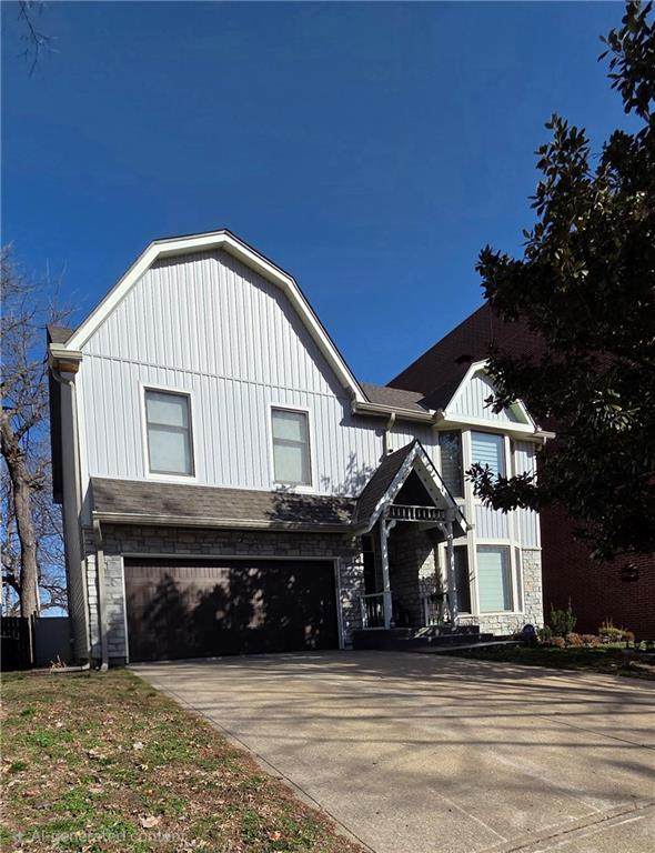 240 30th Street - Photo 1