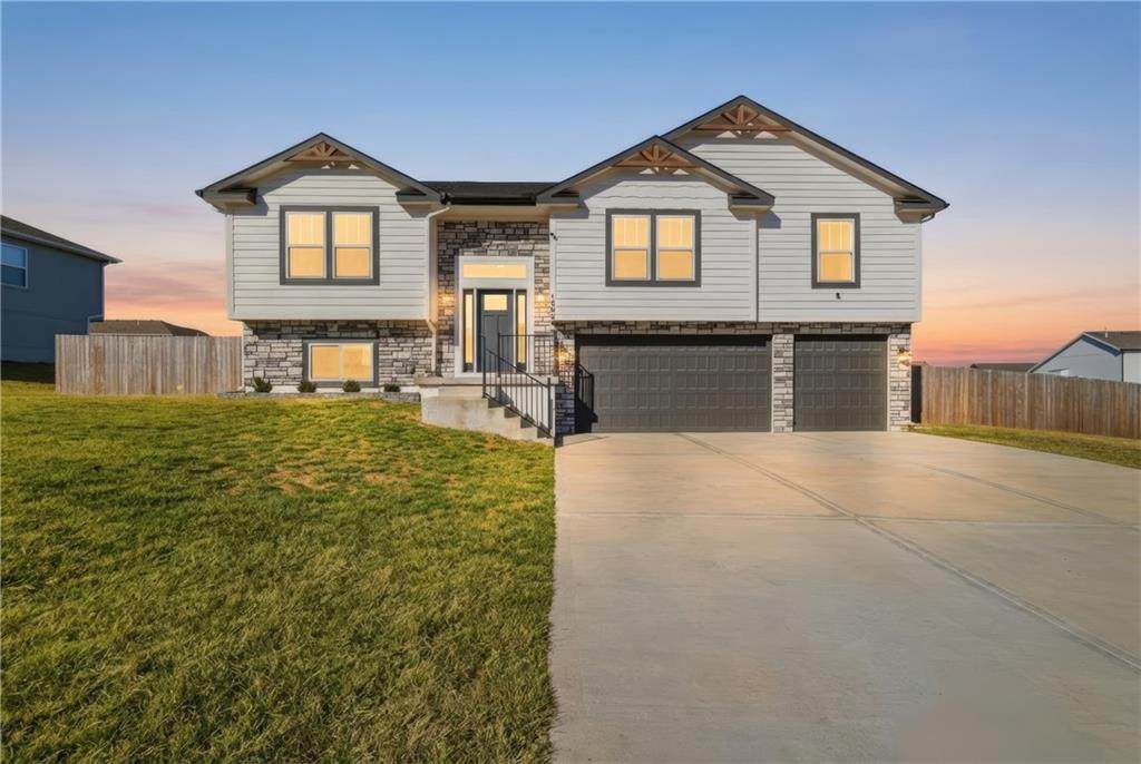 1002 3rd Street - Photo 1