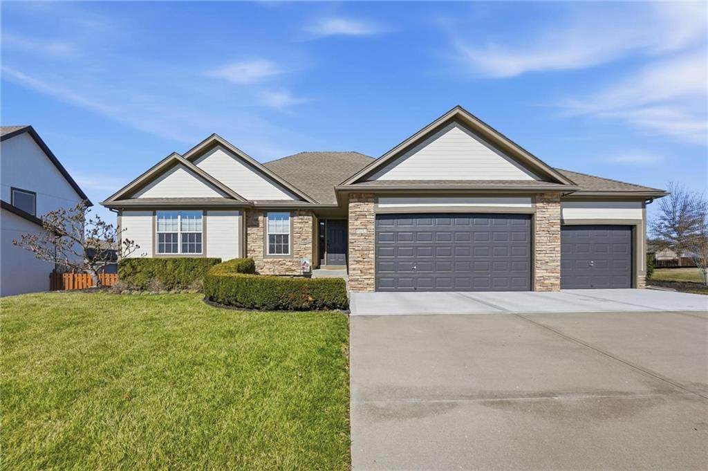 822 35th Terrace - Photo 1