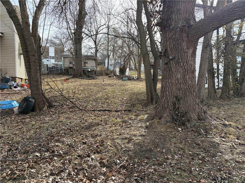 619 Oak Street - Photo 1