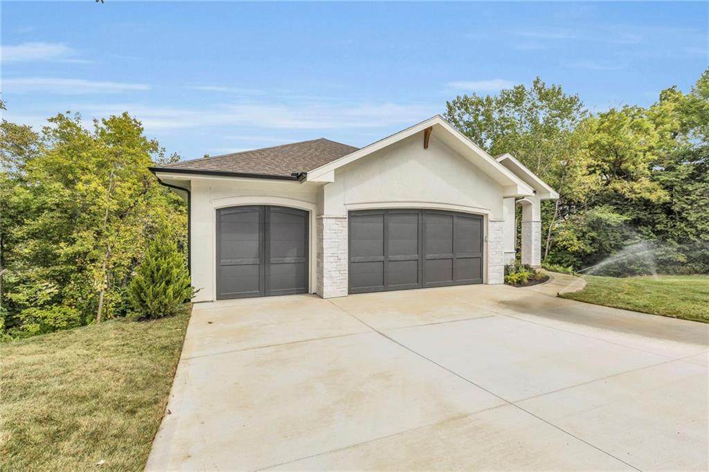 10404 River Hills Drive - Photo 1