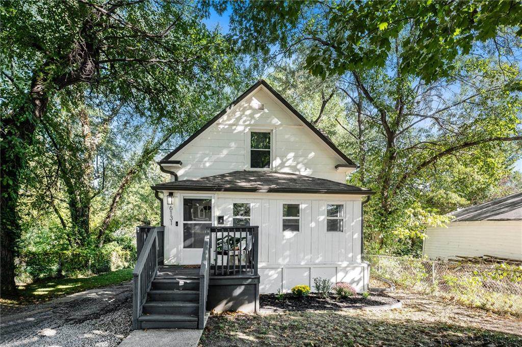 6131 Tracy Avenue - Photo 1