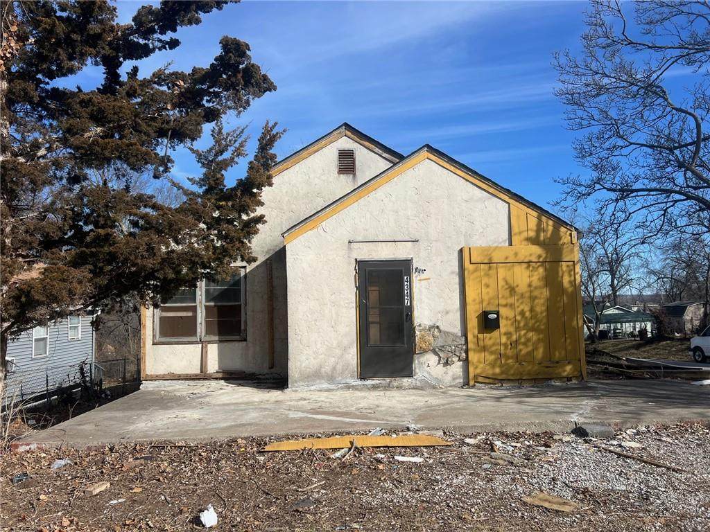 4347 Indiana Avenue - Photo 1