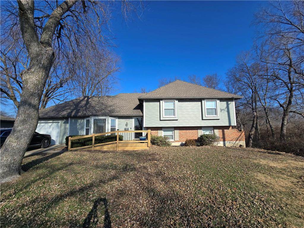 8816 110th Street - Photo 1