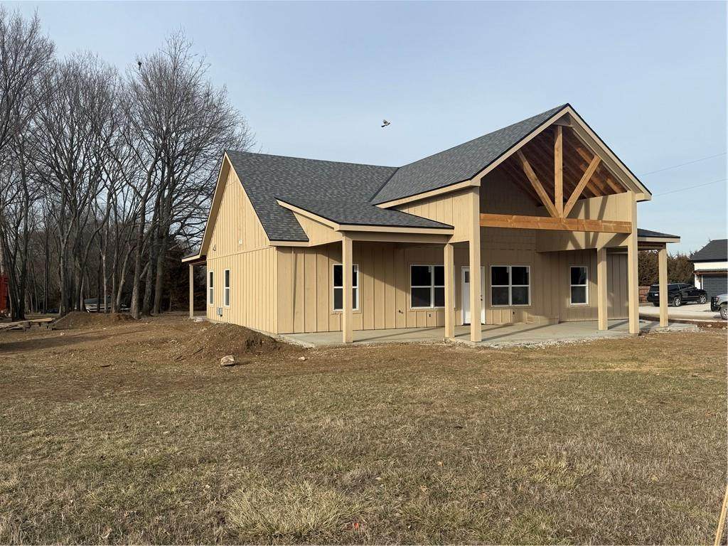 121 Elm Drive - Photo 1