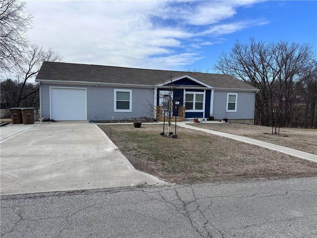 1121 6th Street - Photo 1