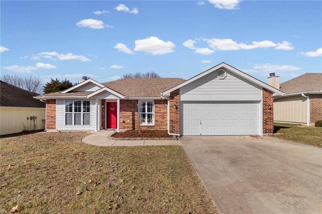 1113 Foxridge Drive - Photo 1