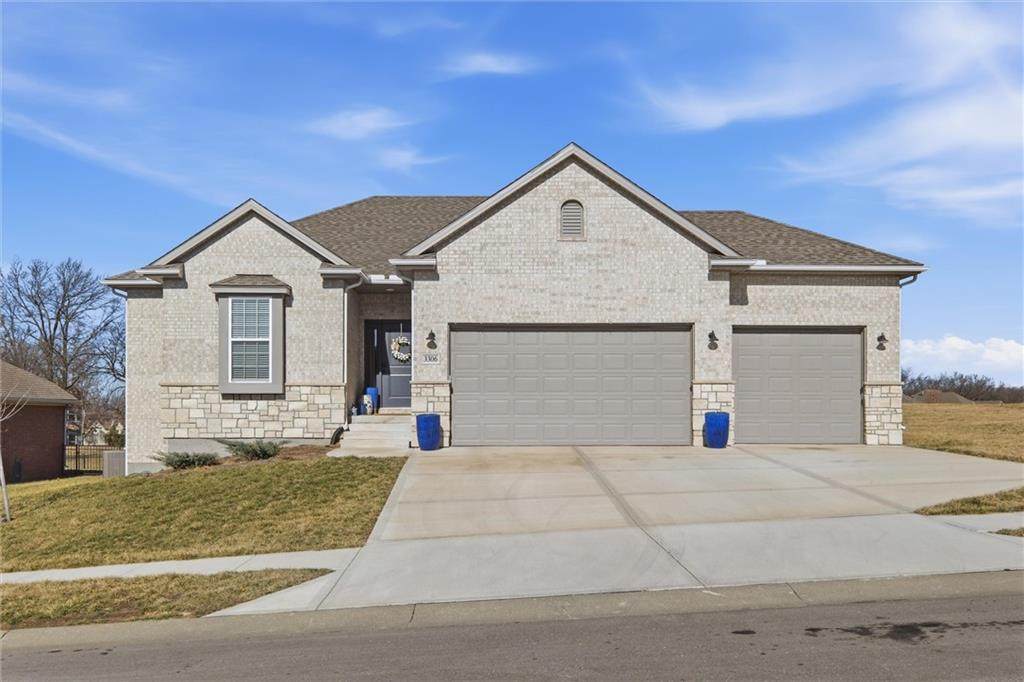 3306 109th Terrace - Photo 1