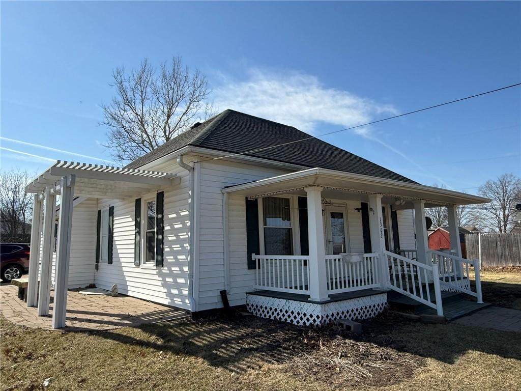 1302 Green Drive - Photo 1