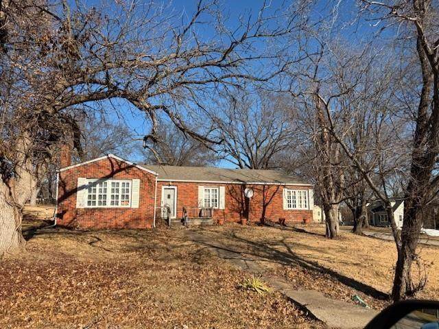 5200 Miami Avenue - Photo 1