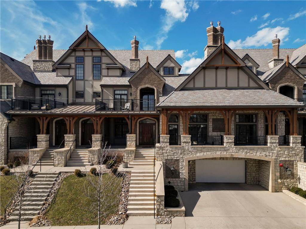 4522 Summit Street - Photo 1