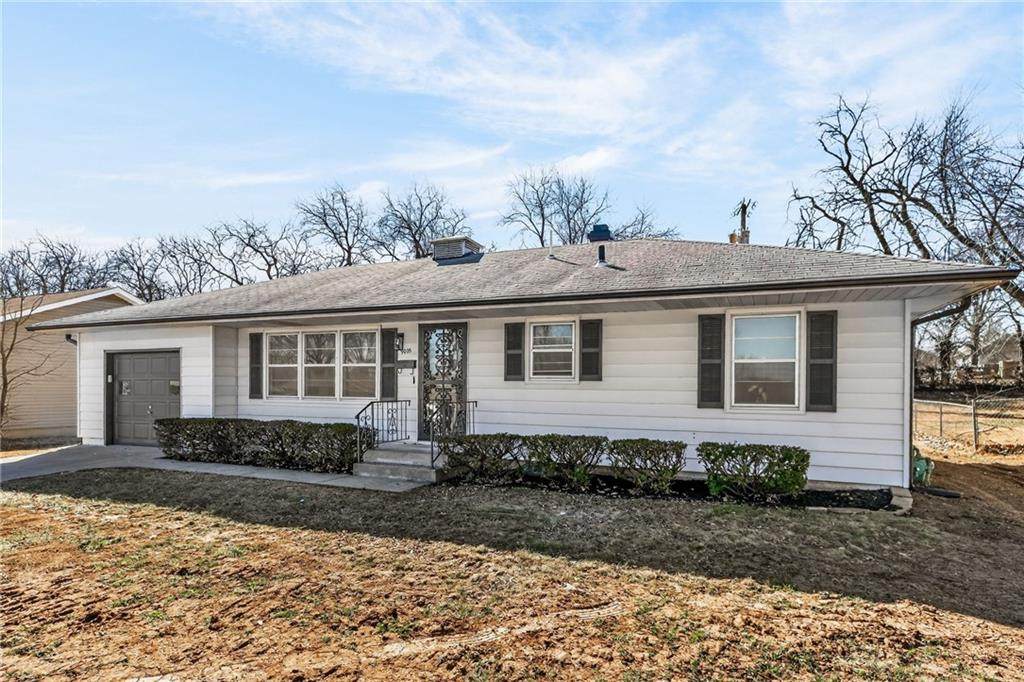 9005 84th Street - Photo 1