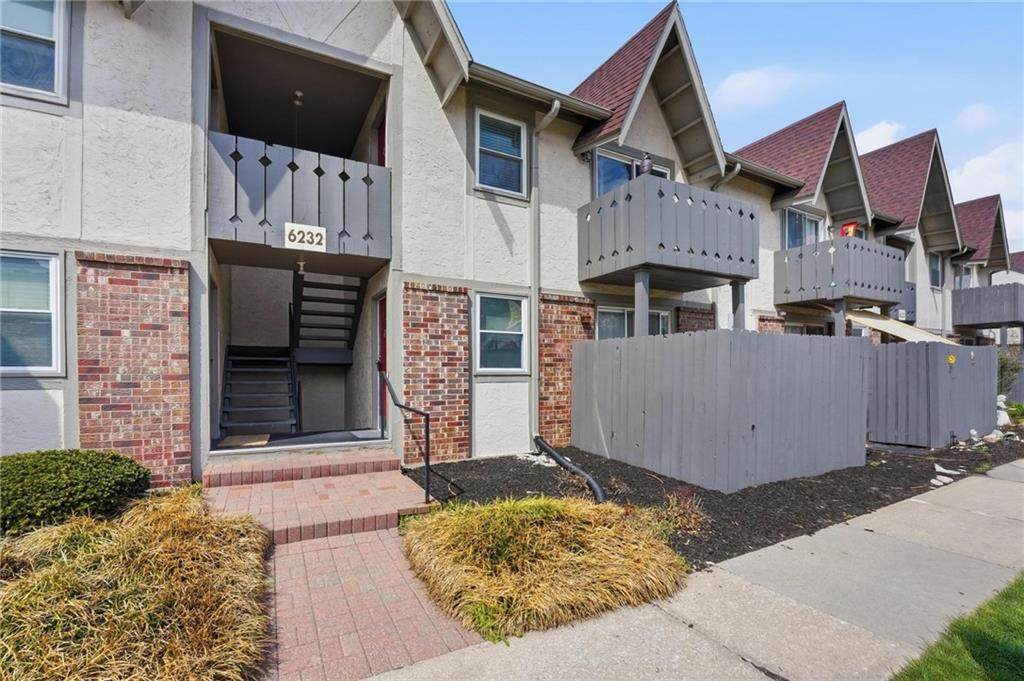 6232 Robinson Street - Photo 1