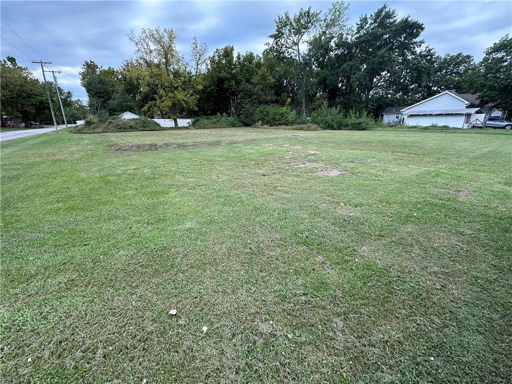 408 12th Street - Photo 1