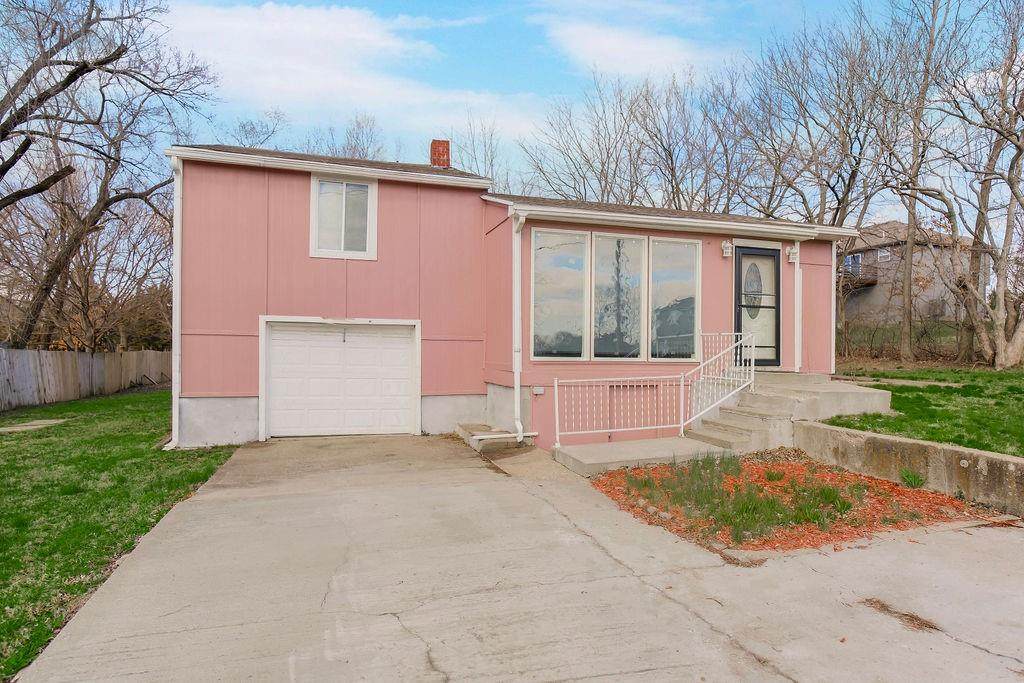 3706 82nd Terrace - Photo 1