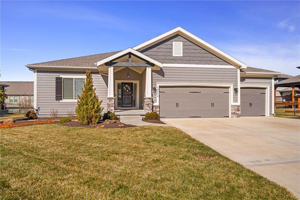 18506 194th Terrace - Photo 1
