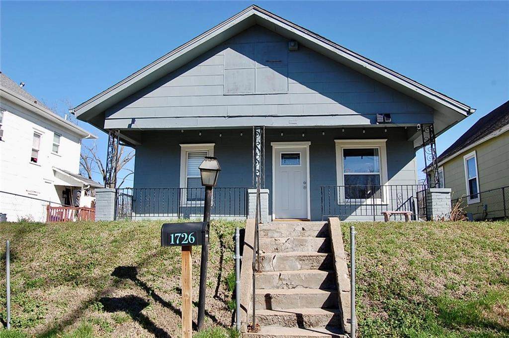 1726 Freeman Avenue - Photo 1