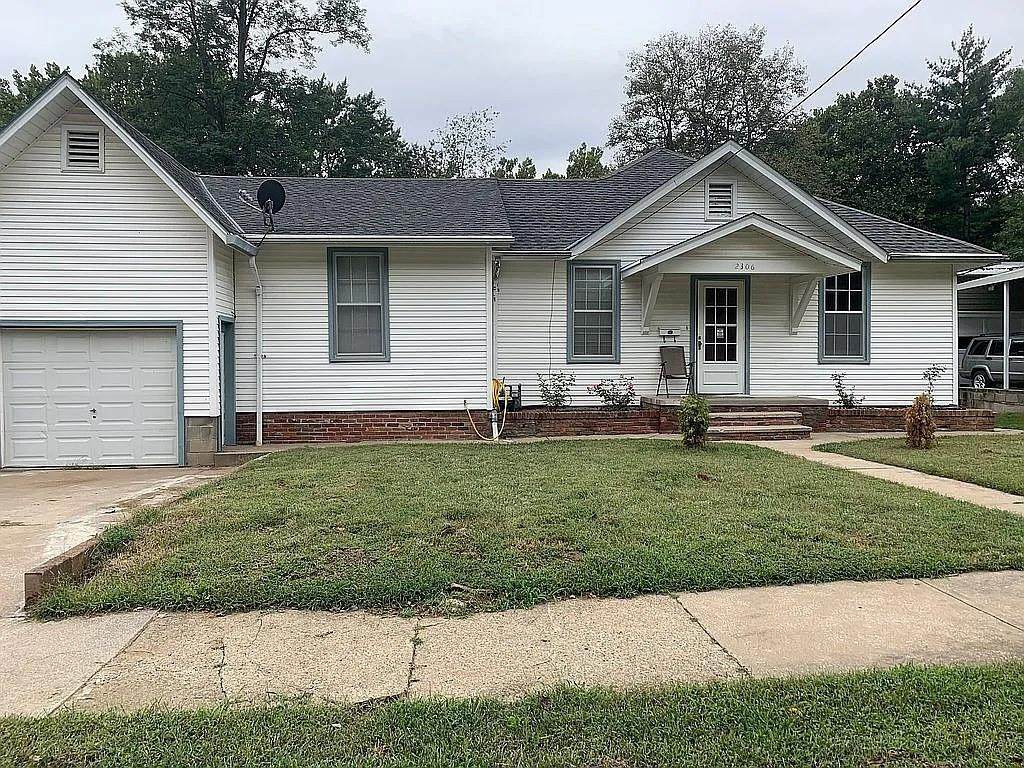 2306 Circle Drive - Photo 1