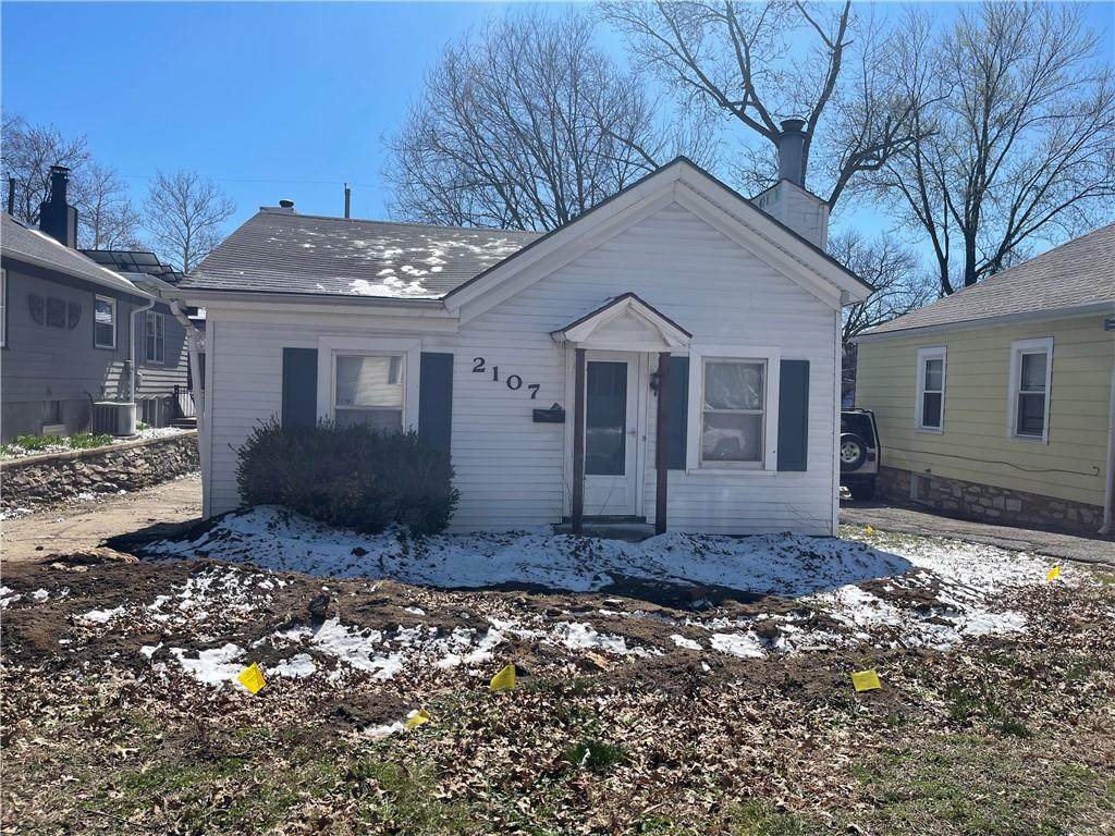 2107 48 Street - Photo 1