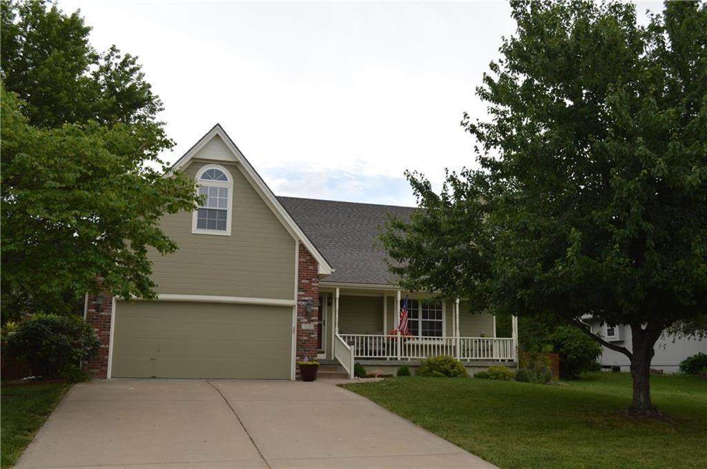 325 Canterbury Lane - Photo 1