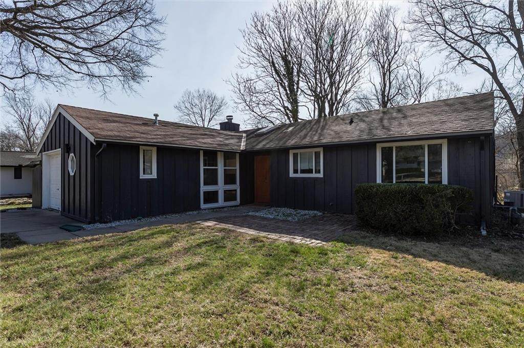 7645 Colonial Drive - Photo 1