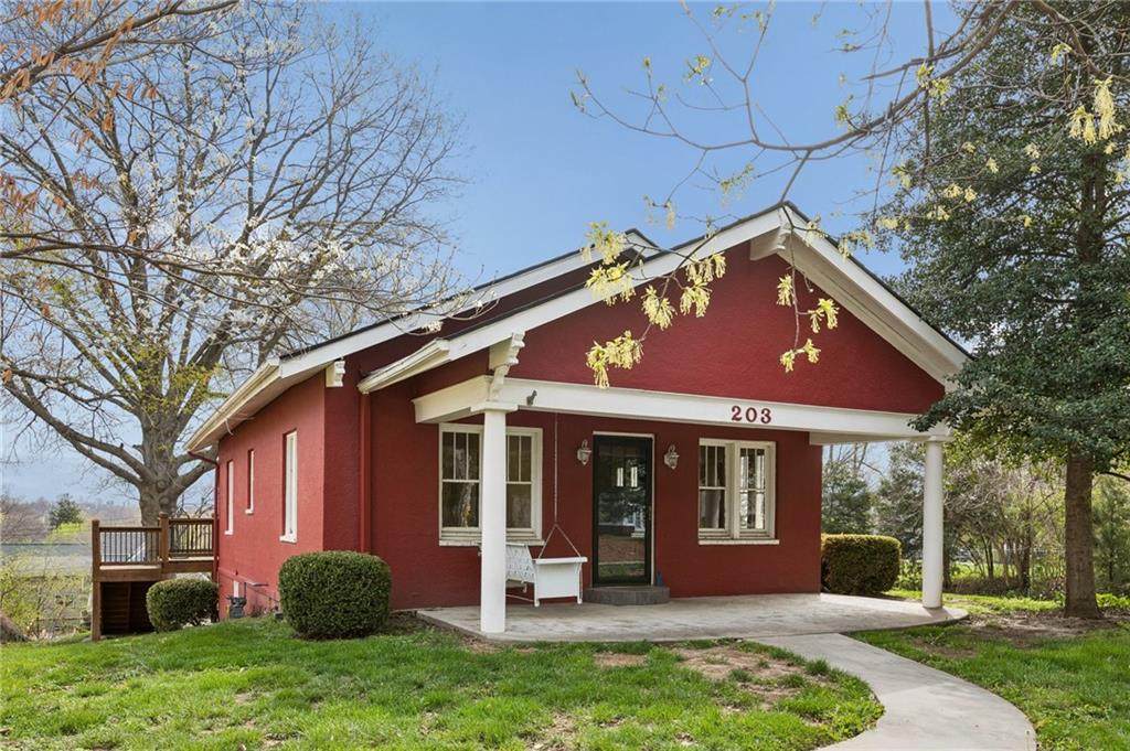 203 Ridge Avenue - Photo 1
