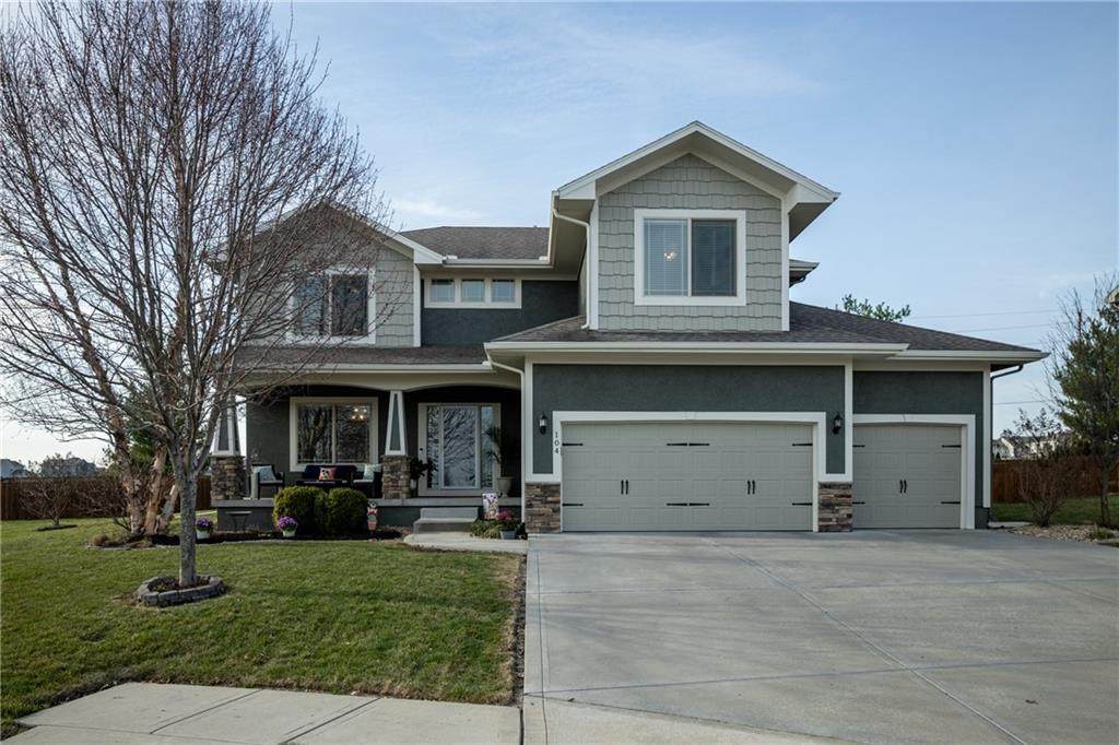 104 Greenbriar Drive - Photo 1