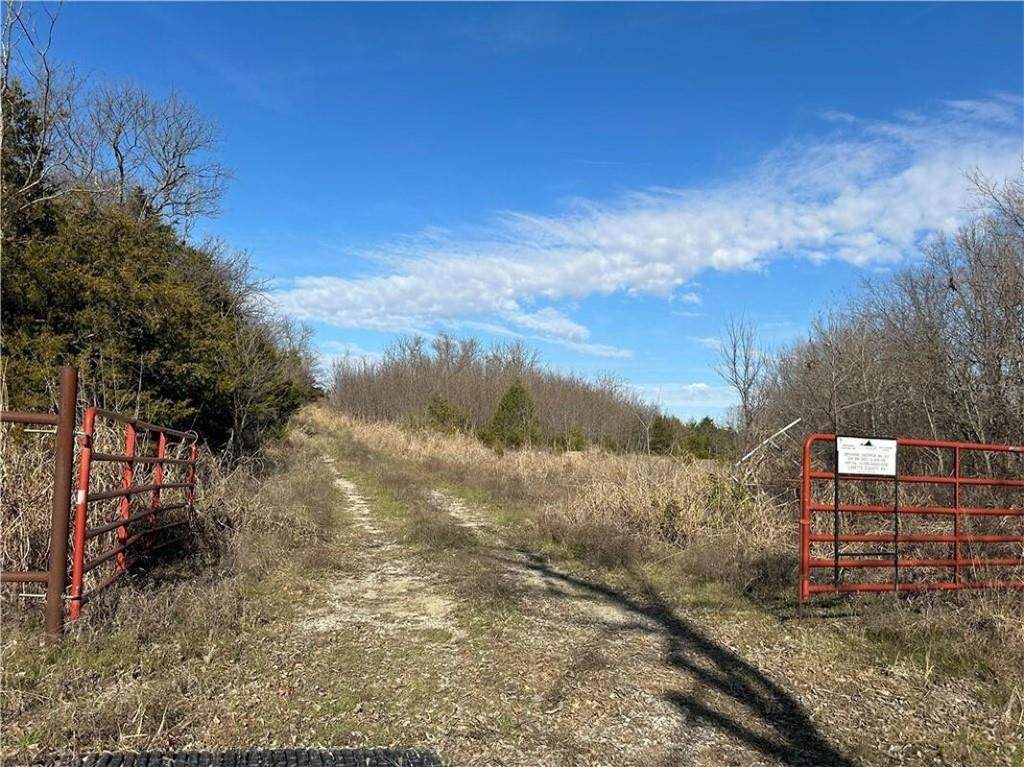 2000 Road Road - Photo 1