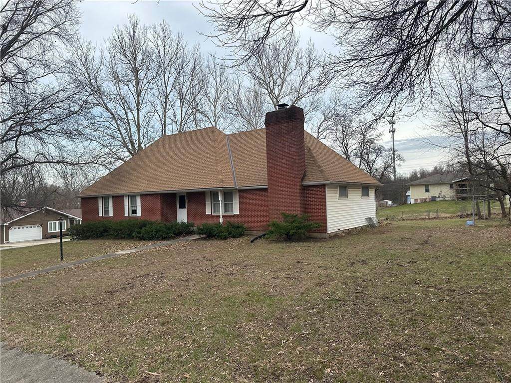 211 Rothrock Avenue - Photo 1