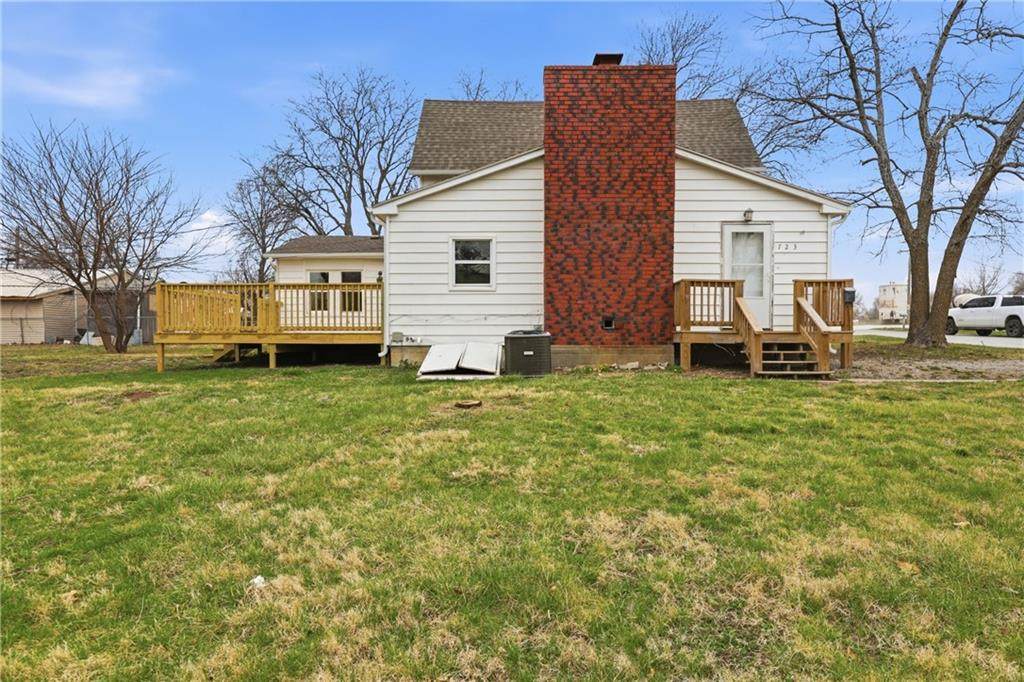 723 Prospect Street - Photo 1