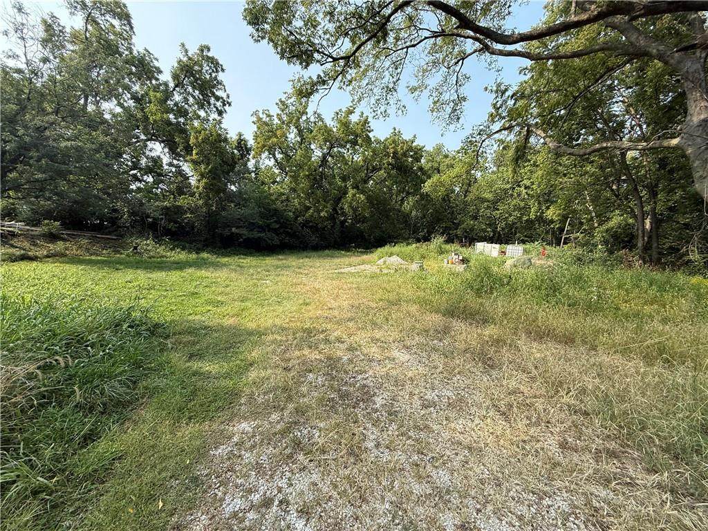 5202 Sewell Avenue - Photo 1