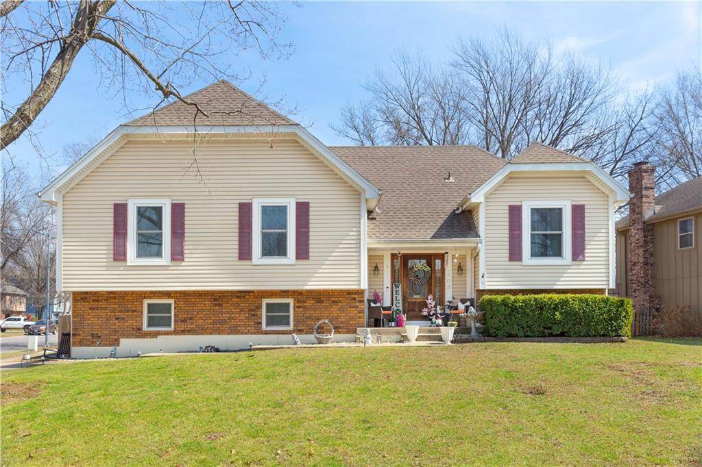 1802 Arrowhead Drive - Photo 1