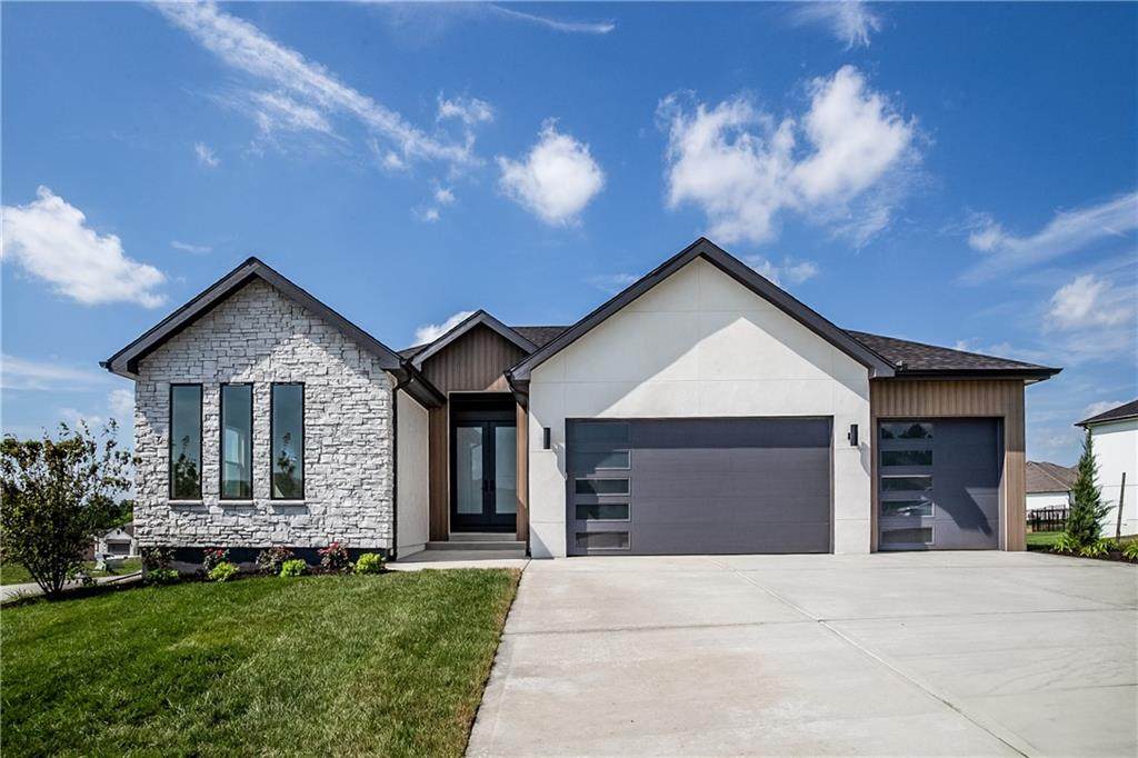 2604 Crestview Street - Photo 1