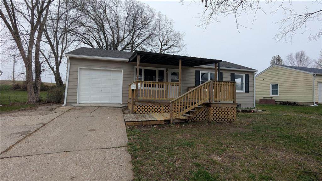 209 Davidson Avenue - Photo 1