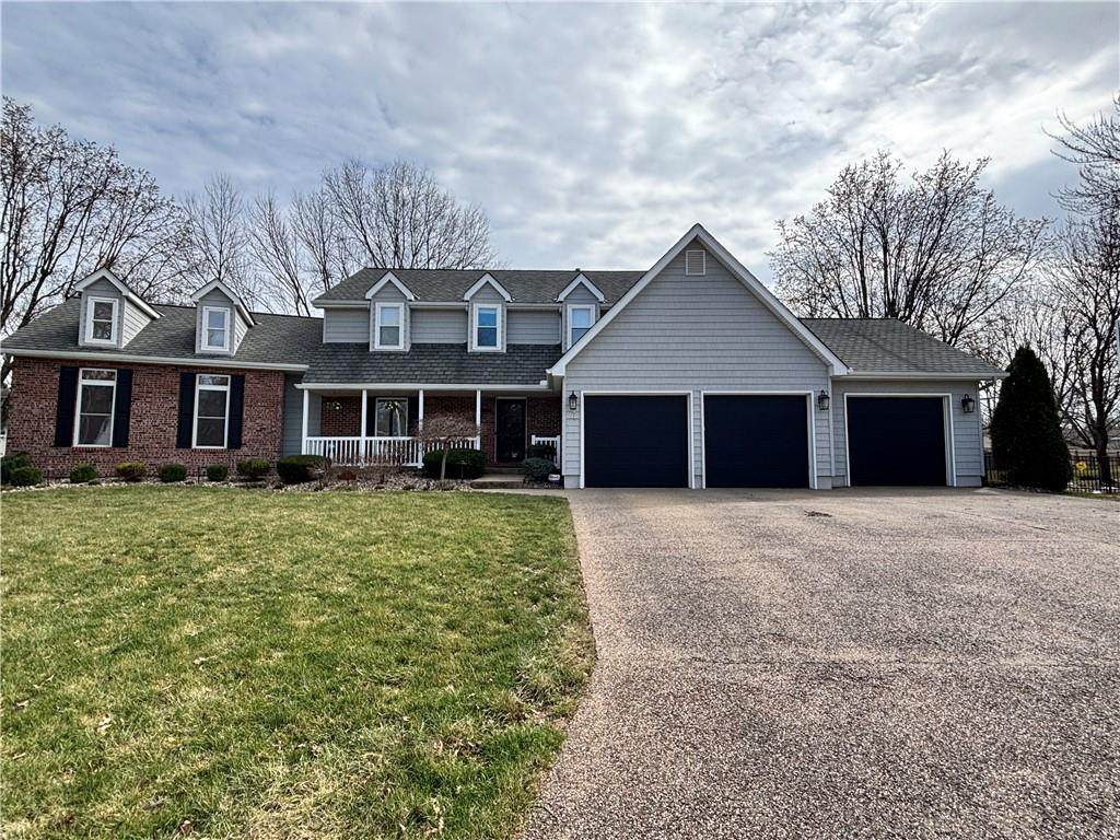 1501 Sleepy Hollow Drive - Photo 1
