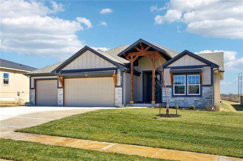 8308 90th Street - Photo 1