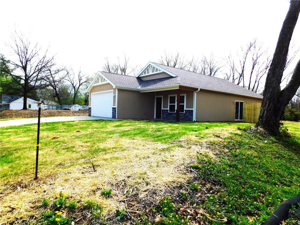 507 3rd Street - Photo 1